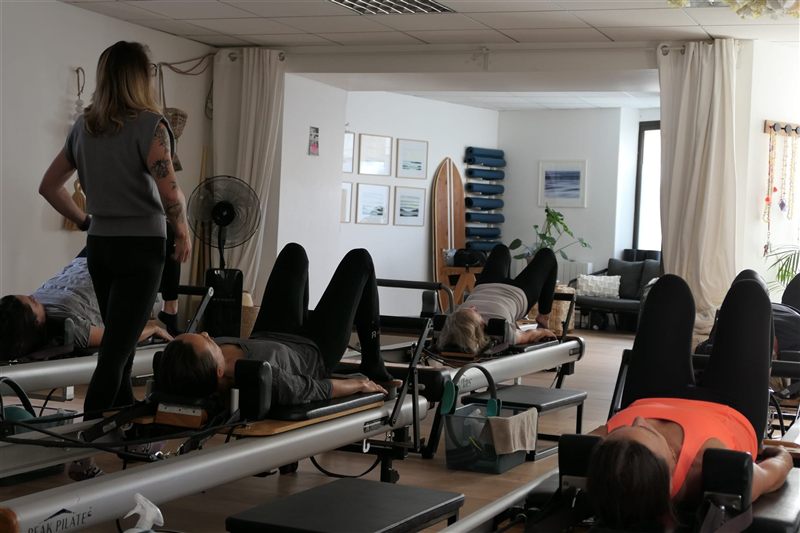 Cours de Pilates Reformer au Nomade Studio, Carnac